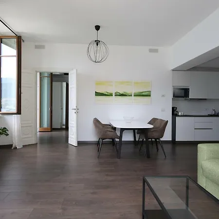 Palazzo Barindelli בלאג'יו